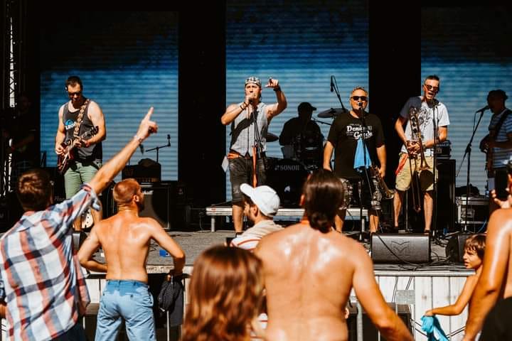 DLM live